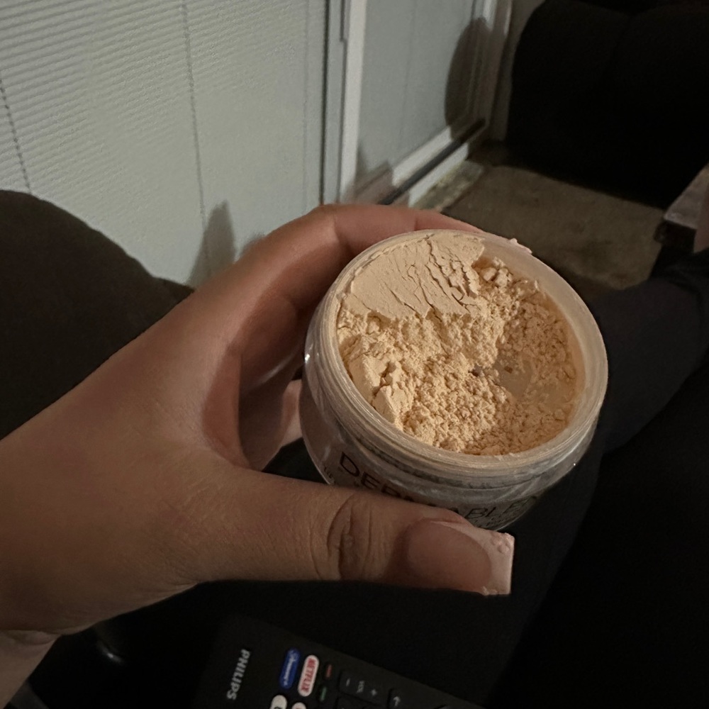 ‼️SOLD‼️Dermablend Loose Setting Powder Banana